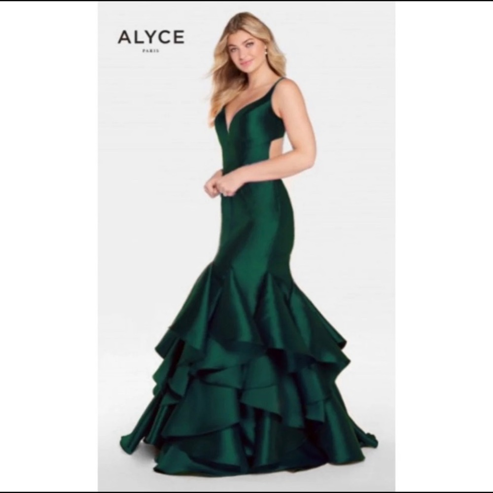 NEW Alyce Paris mermaid green dress